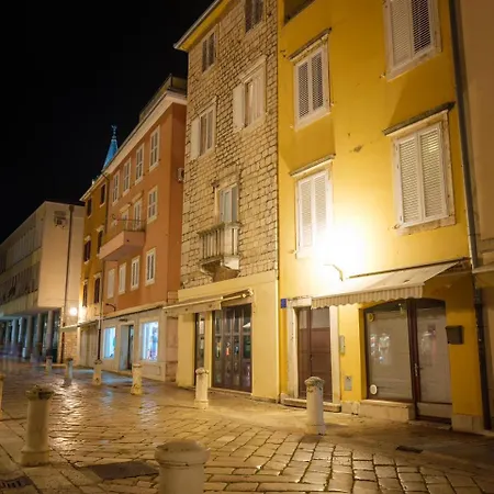 Luxury Volat Old Town Apartment