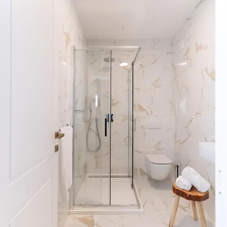 Luxury Volat Old Town Apartment *